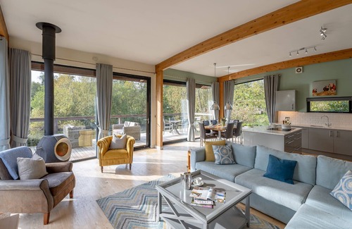 Richmond Cottage | Jasper Lodge: Cozy Getaway for Families with Breakfast
