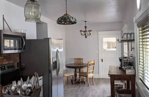 Cannonville House | Discover Jasper's Hideout: Historic Home Near Bryce Canyon