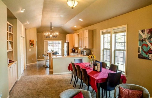 Walla Walla East House | Guest Rated 10/10: Jaspers at Pioneer Park Oasis