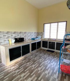 Taman Haji Zainal House | Exceptional JAST 9 Pioneer Cove Villa with Pool & Family Fun