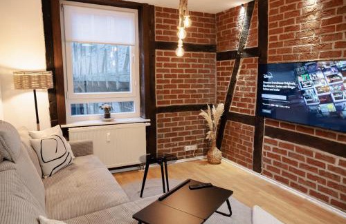 Hamelin Apartment | Top-rated JASTA Homes: Altstadt-Apartment with Pool & Dining