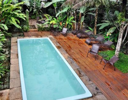 Centro House | Relax at Jataí Guest House with Oceanfront Pool Access