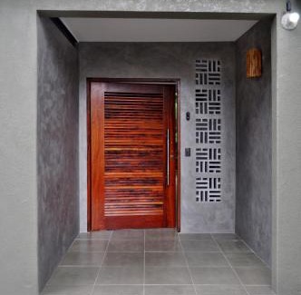 Centro House | Relax at Jataí Guest House with Oceanfront Pool Access