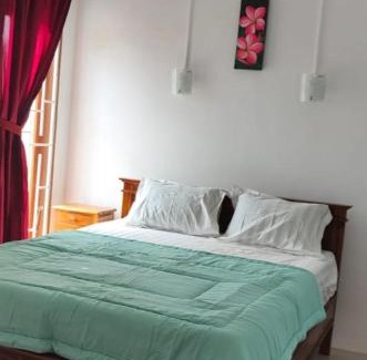 Mataram House | Kid-Friendly Jatisela Homestay with Kitchen & Great Reviews