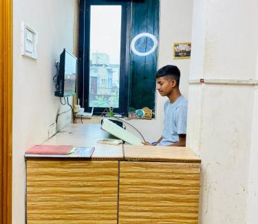 Amritsar House | Family-Friendly Jaura Inn: Comfort for All Budgets