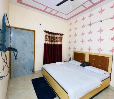 Amritsar House | Family-Friendly Jaura Inn: Comfort for All Budgets