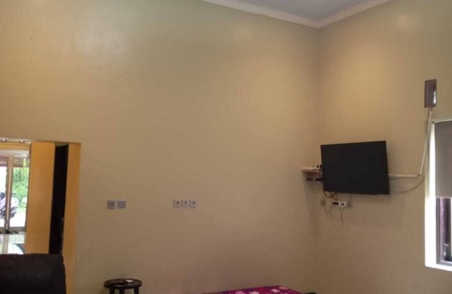 Wonosari House | Escape to Java Break Away: Family & Pet-Friendly Retreat