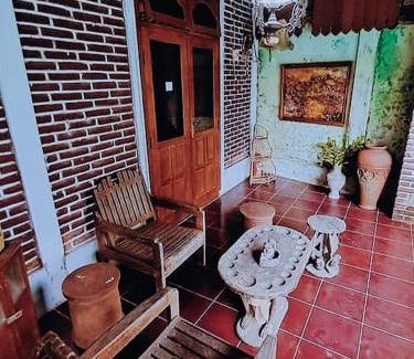 Condongcatur Villa | Discover Java Rustic Villa: Pet-Friendly Retreat with Pool