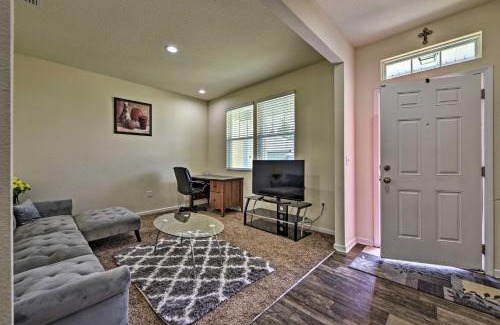 Westside House | Family-Friendly Jax Home with Yard Near Adventure Landing