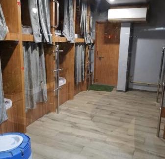 Alkapuri Hotel | Jay Ambe Dormitory
