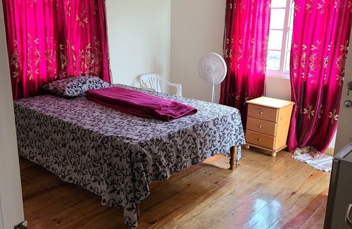 Penlyne Castle House | Top-Rated Jay's Guest House II with Family-Friendly Amenities