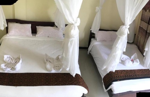 Moni House | Discover Jaya Hill Garden - 8.5/10 Rated Getaway