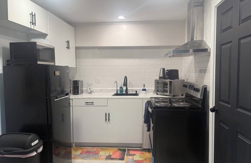 St. Albans Apartment | Welcoming Stay at JayLei Humble Abode for Families