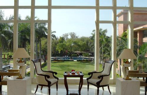 Taj Ganj Hotel | Experience Elegance at Jaypee Palace Hotel with Ocean Views
