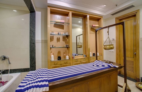 Mussoorie Hotel | Elegant Jaypee Residency Manor with Spa and Pool Access