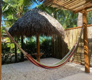 Paquera Cabin | Cozy Jazlyn Lodge & Tours: Family and Pet-Friendly Escape