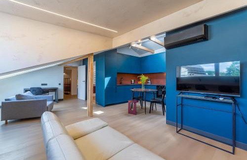 Old Town Apartment | Comfortable Jazz Old Town Apartment with AC for Families