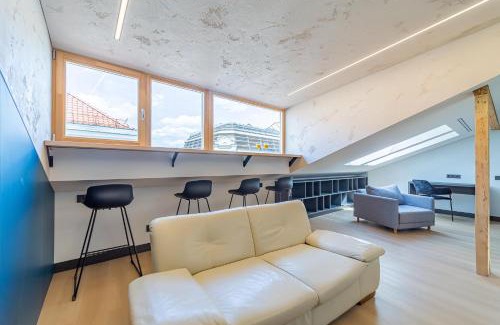 Old Town Apartment | Comfortable Jazz Old Town Apartment with AC for Families