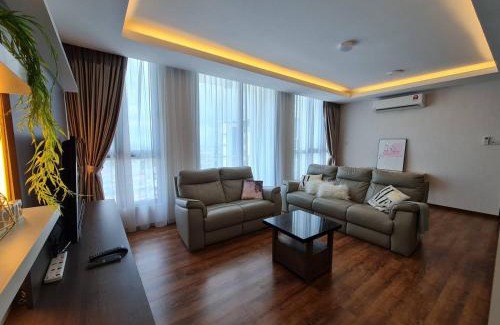 Kuching Apartment | Elegant Jazz Suite Vivacity with Oceanfront Views