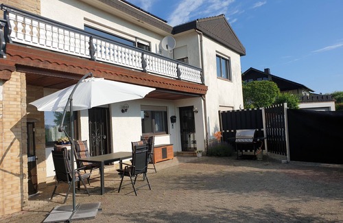 Horinghausen Apartment | Modern Ambience at JB Apartment - Guest Rated 9.8/10