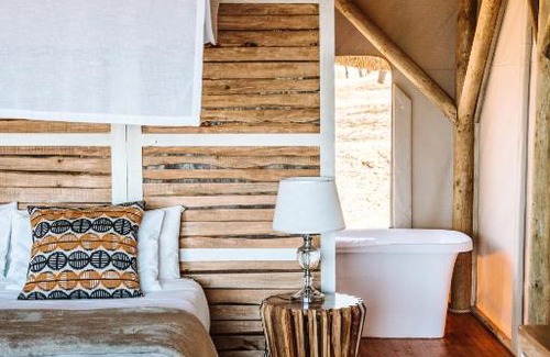 Thornhill Bed & Breakfast | Discover Jbay Zebra Lodge: Oceanfront Retreat with Pool