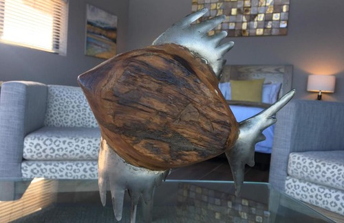 Thornhill Bed & Breakfast | Discover Jbay Zebra Lodge: Oceanfront Retreat with Pool