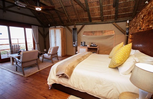 Thornhill House | Inviting JBay Zebra Lodge: 4-Star Stay with Pool & Spa