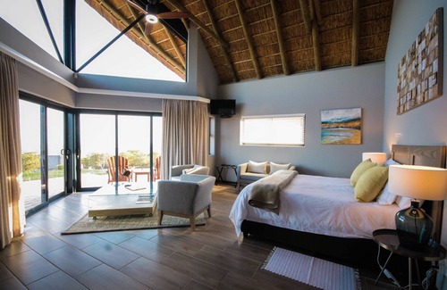 Thornhill House | Inviting JBay Zebra Lodge: 4-Star Stay with Pool & Spa