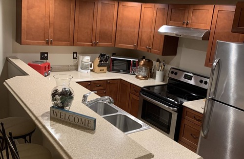 Hebron Apartment | Top-Rated JC's Place with Kitchen & Breakfast Included