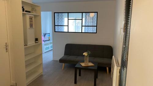 Le-Plessis-Trevise Apartment | Family-Friendly Retreat at Jean Kiffer - Guest Rated 9.8