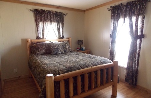 Lafitte House | Discover Jean Lafitte Harbor - Cozy Bunkhouse Retreat