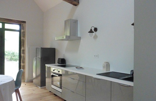 Auzits House | Family-Friendly Jeanne's Cottage with Full Kitchen Access