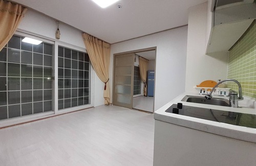 Hwaseong Condo | Guest Rated 9/10: Jebudo Yeonliji Pension with Kitchen & More