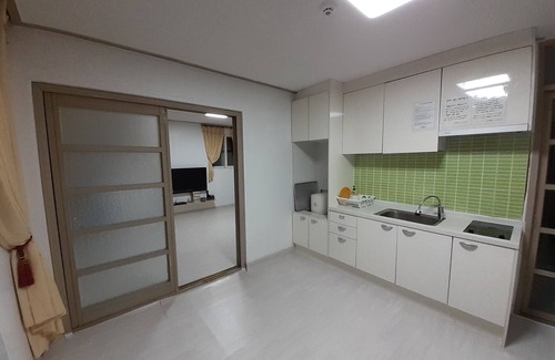 Hwaseong Condo | Guest Rated 9/10: Jebudo Yeonliji Pension with Kitchen & More