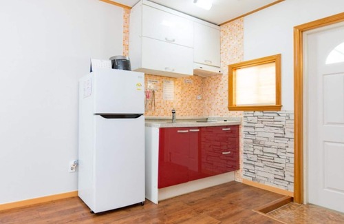 Jecheon House | Eco-Friendly Jecheon Provence Pension with Family Amenities
