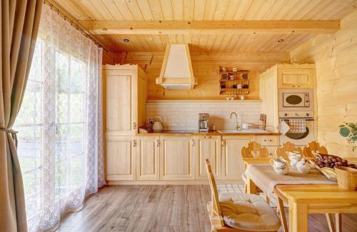 Maruszyna House | Cozy Jedlinowo Chata Domek Góralski with Hot Tub, Rated 9.9