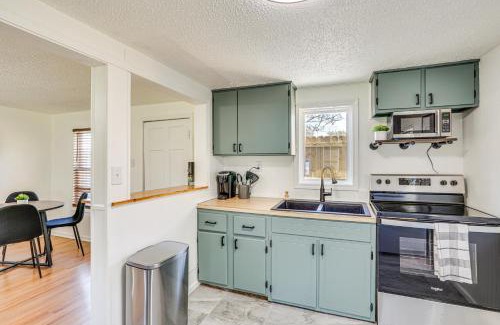 Jefferson City House | Inviting Jefferson City Bungalow with Hot Tub & Patio