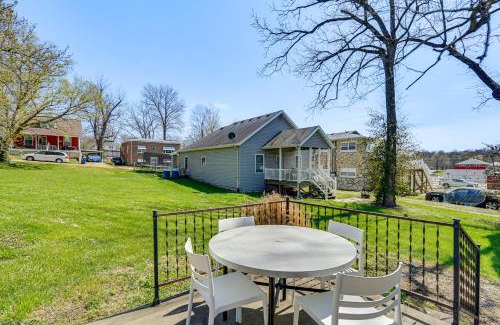 Jefferson City House | Inviting Jefferson City Bungalow with Hot Tub & Patio