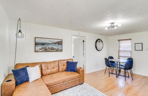 Jefferson City House | Inviting Jefferson City Bungalow with Hot Tub & Patio