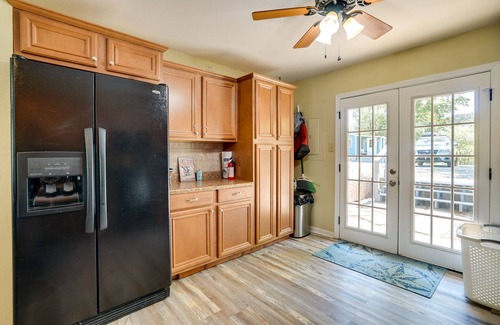 Jefferson House | Idyllic Jefferson Vacation Rental with Spa on Lake O' the Pines