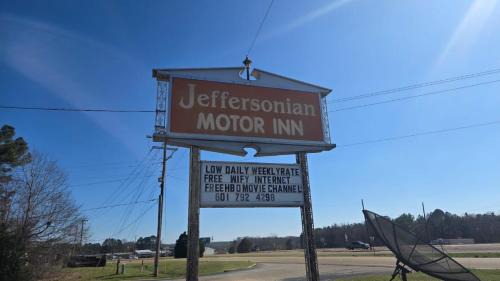 Prentiss Hotel | Budget-Friendly Stay at Jeffersonian Motor Inn for Families
