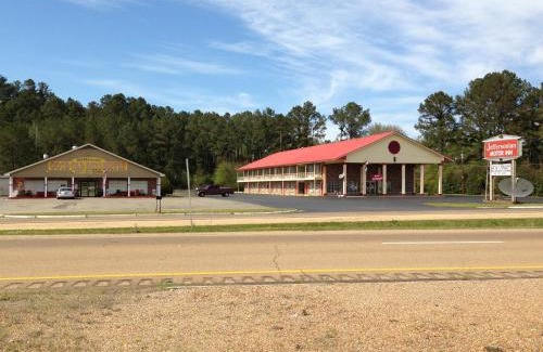 Prentiss Hotel | Budget-Friendly Stay at Jeffersonian Motor Inn for Families