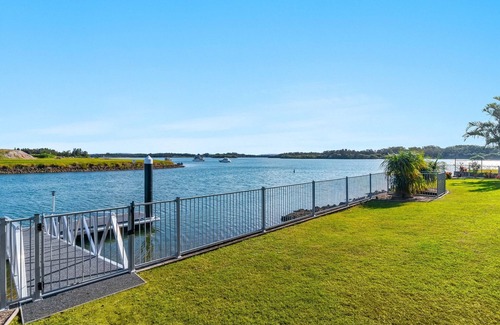 Yamba House | Jeffery River Retreat | Unforgettable Sunsets in Yamba