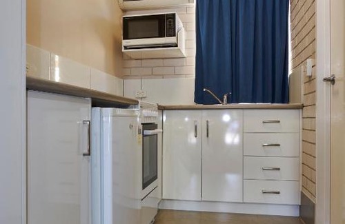 Kearneys Spring Hotel | Discover Jefferys Motel: Family-Friendly & Accessible Stay