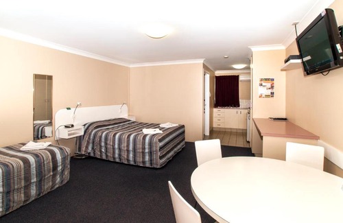 Kearneys Spring Hotel | Discover Jefferys Motel: Family-Friendly & Accessible Stay