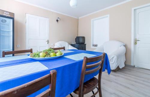 Bolnisi House | Welcoming Retreat at Jeffrey+: Pet-Friendly with Pool Access