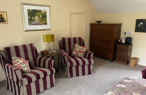 Walsingham Bed & Breakfast | Guest Rated 10/10 at Jeffrey’s B and B for Your Stay
