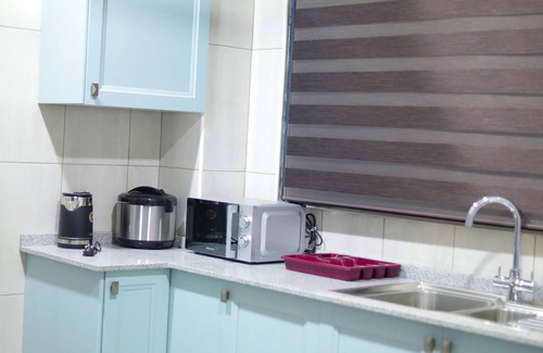 North Kaneshi Apartment | Elegant Jeffston Court Apartment - Ideal for Families