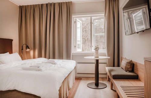 Inderoy Hotel | Discover Jegtvolden Fjordhotell: Family-Friendly Getaway