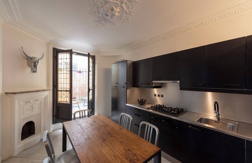 Saint-Merri Apartment | Comfortable Jehan 2BR/1BA Escape with Spa & Breakfast